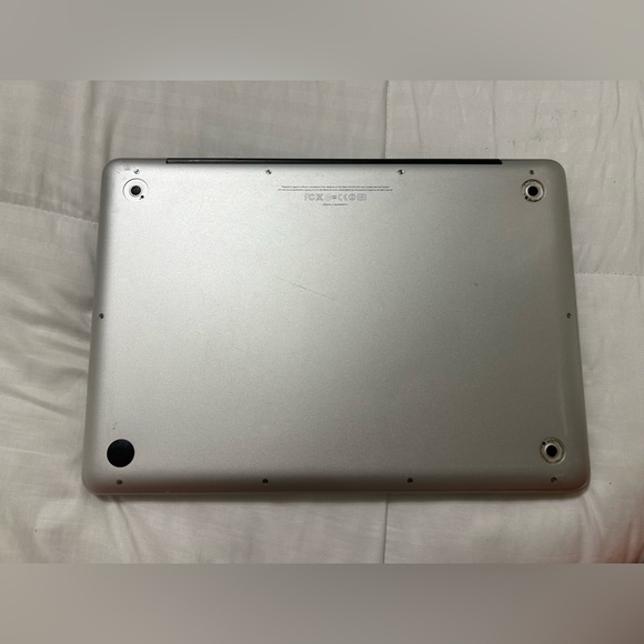 MacBook Pro 13 in - Picture 3 of 7